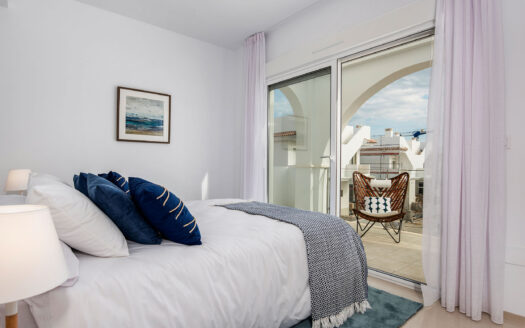 Ivory – Corner terraced house with roof terrace