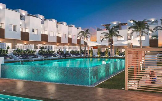 Cala Salada – Amplia casa adosada en esquina cerca de la costa