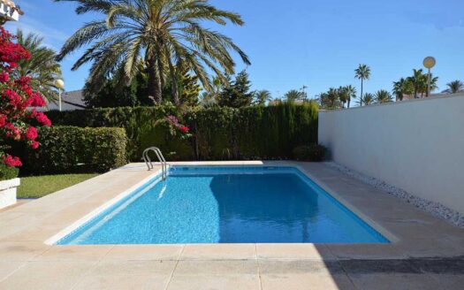 Villa aan de kust van Cabo Roig