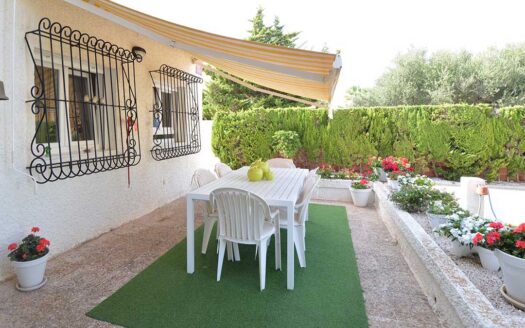 Villa aan de kust van Cabo Roig