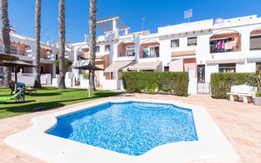 Large corner townhouse with garden and roof terrace