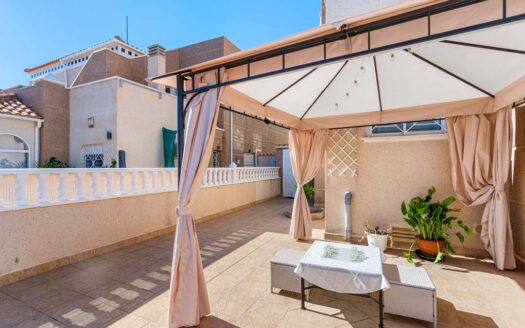 Hoekwoning in Altos de la Bahia