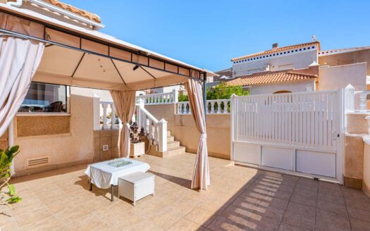 Hoekwoning in Altos de la Bahia