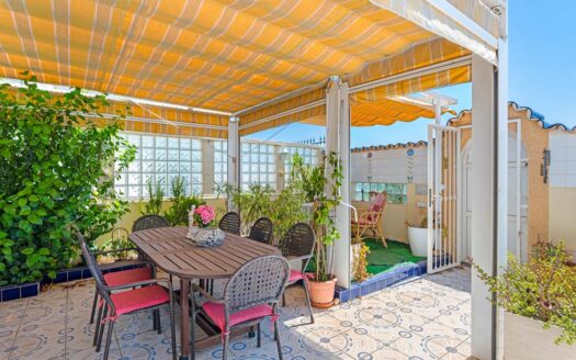 Villa met centrale ligging in La Zenia