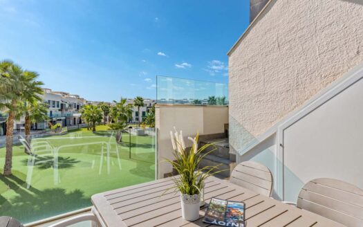 Resalg – Moderne toppleilighet med takterrasse i Oasis beach XI