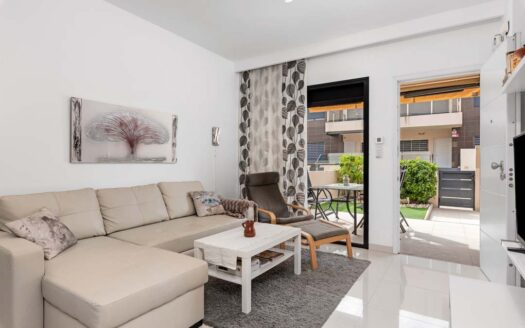 Resale – Apartment with private heated pool and attractive location
