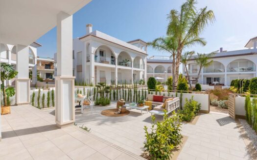 Marella Garden – Terraced house with garden and roof terrace