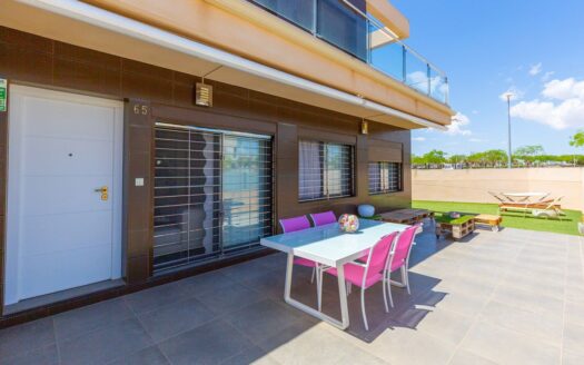 Modern 4 bedroom apartment in Mil Palmeras
