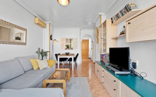 Céntrico apartamento con gran terraza en Torrevieja
