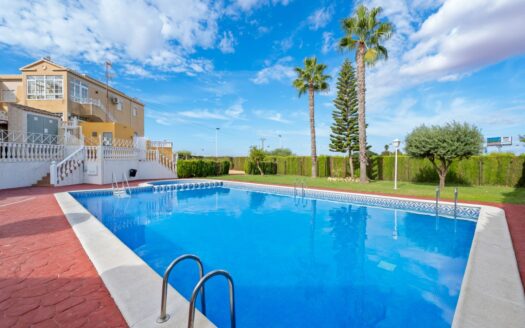 Toppleilighet med takterrasse i Torrevieja