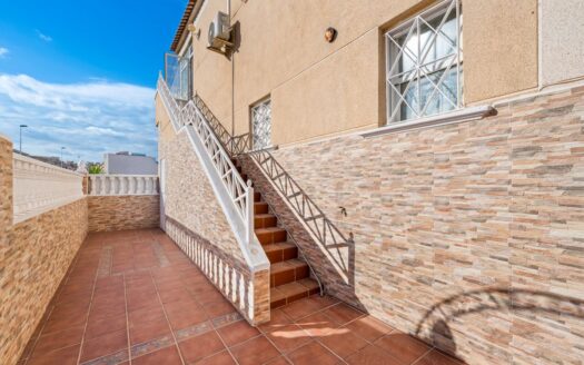 Toppleilighet med takterrasse i Torrevieja