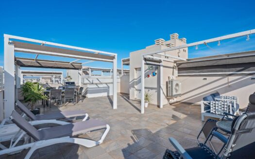 Exclusive Penthouse Apartment with Private Roof Terrace