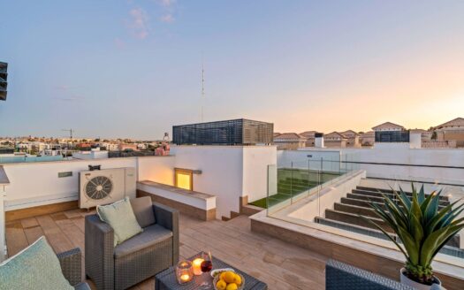 Villa moderna con 4 dormitorios, sótano y azotea